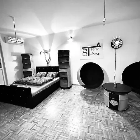 Ferienwohnung St Peter House Miskolc Exterior foto
